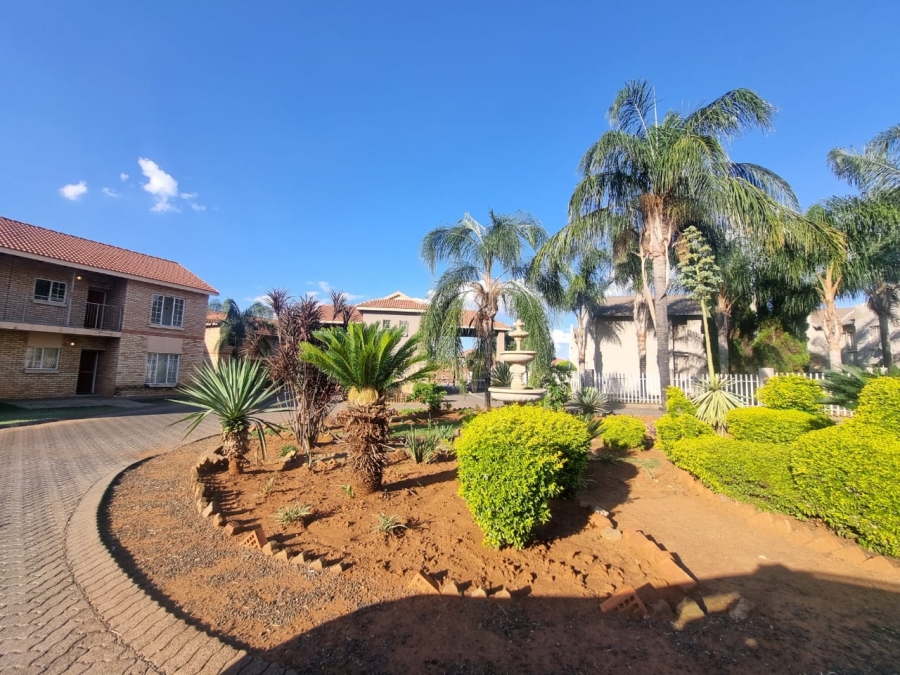 2 Bedroom Property for Sale in Waterval East North West